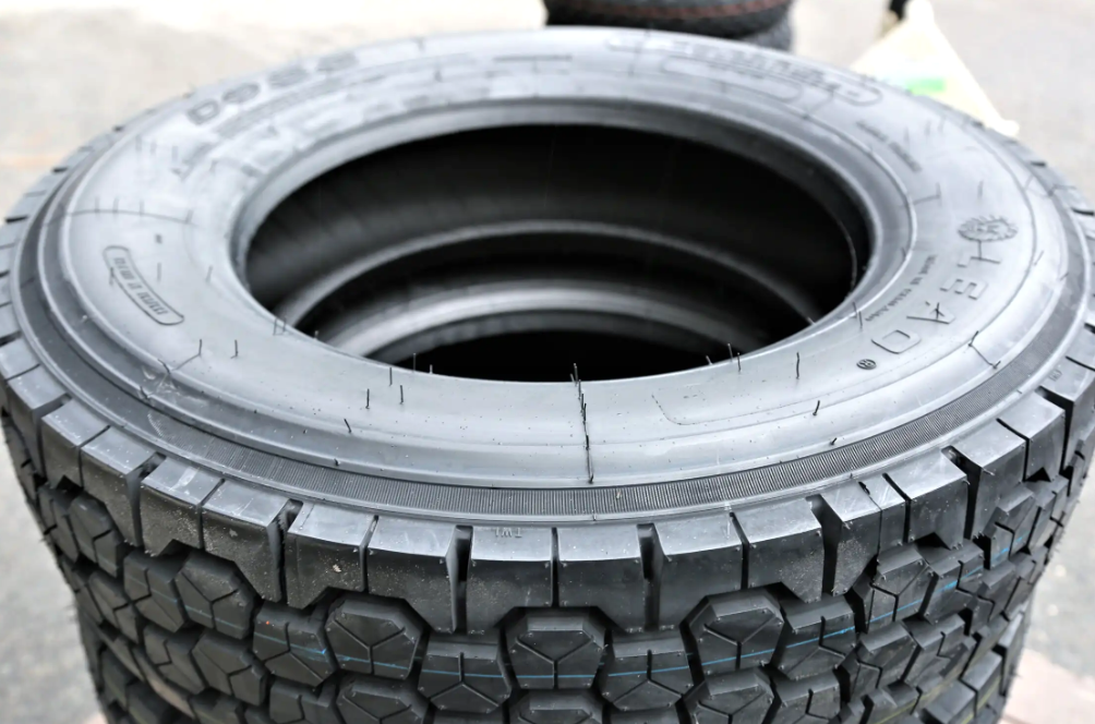 LEAO D955  225/70R19.5